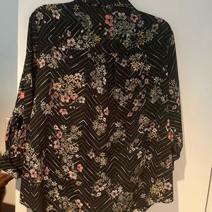 Women’s Maurice’s Country Black Floral 2X button down Top